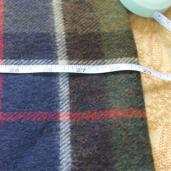 J. Barbour and Sons Made in the UK 100% Wool Men's Neck Scarf Plaid Fringe - Picture 4 of 6